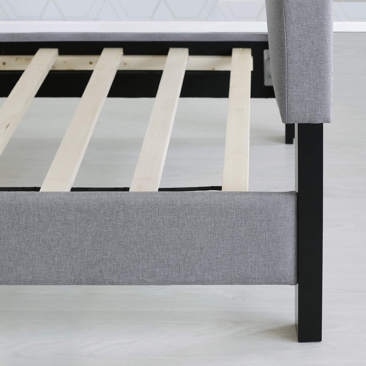 California King Upholstered Platform Bed Frame Y4859